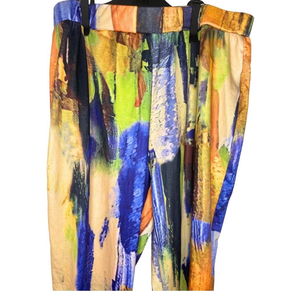 Abstract Print Two-Piece Set - Picture 7 of 8